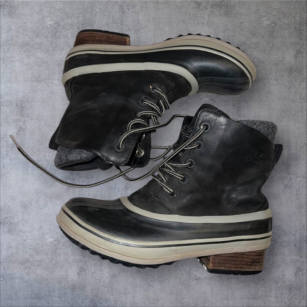 Sorel Faux Fur Boots - Black and Gray